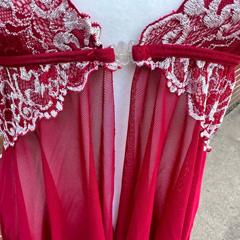 Mesh & Lace Lingerie - Picture 8 of 10